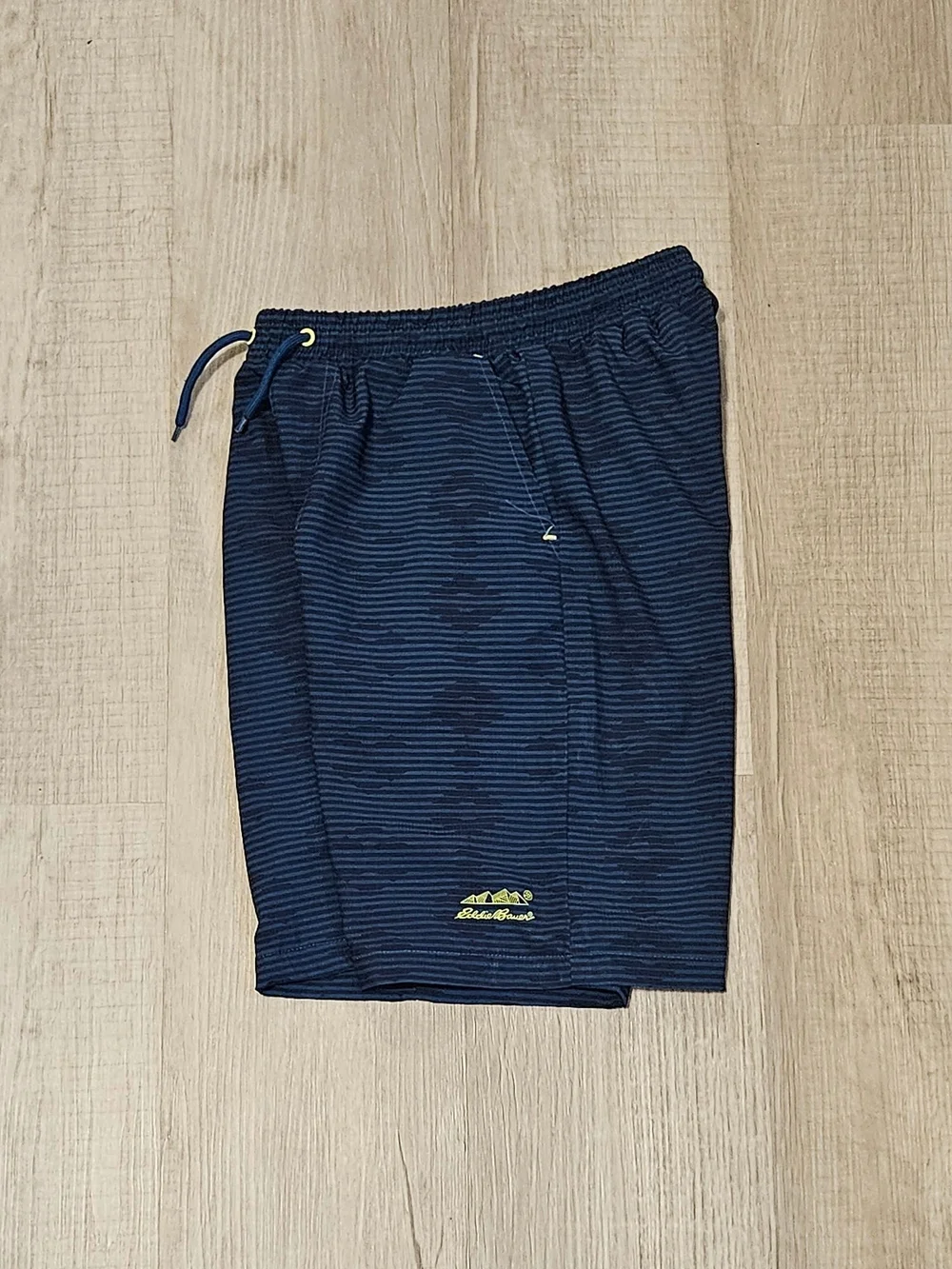 Eddie Bauer Kids Medium 10/12 Navy Striped Athletic Shorts